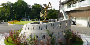 3D-Printed Concrete Public Art: Lofted Trajectory